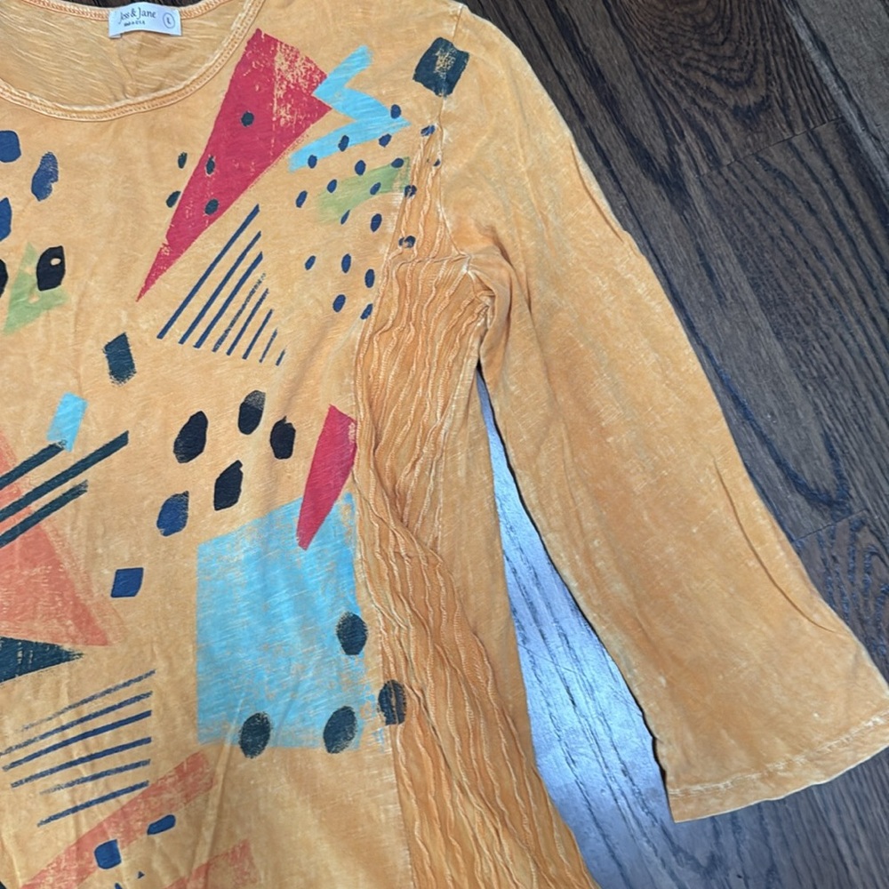 Geometric Patterned Yellow Top - Picture 3 of 8